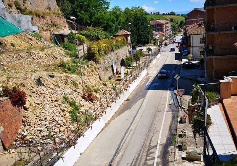 A Moncalvo riapre completamente corso XXV Aprile